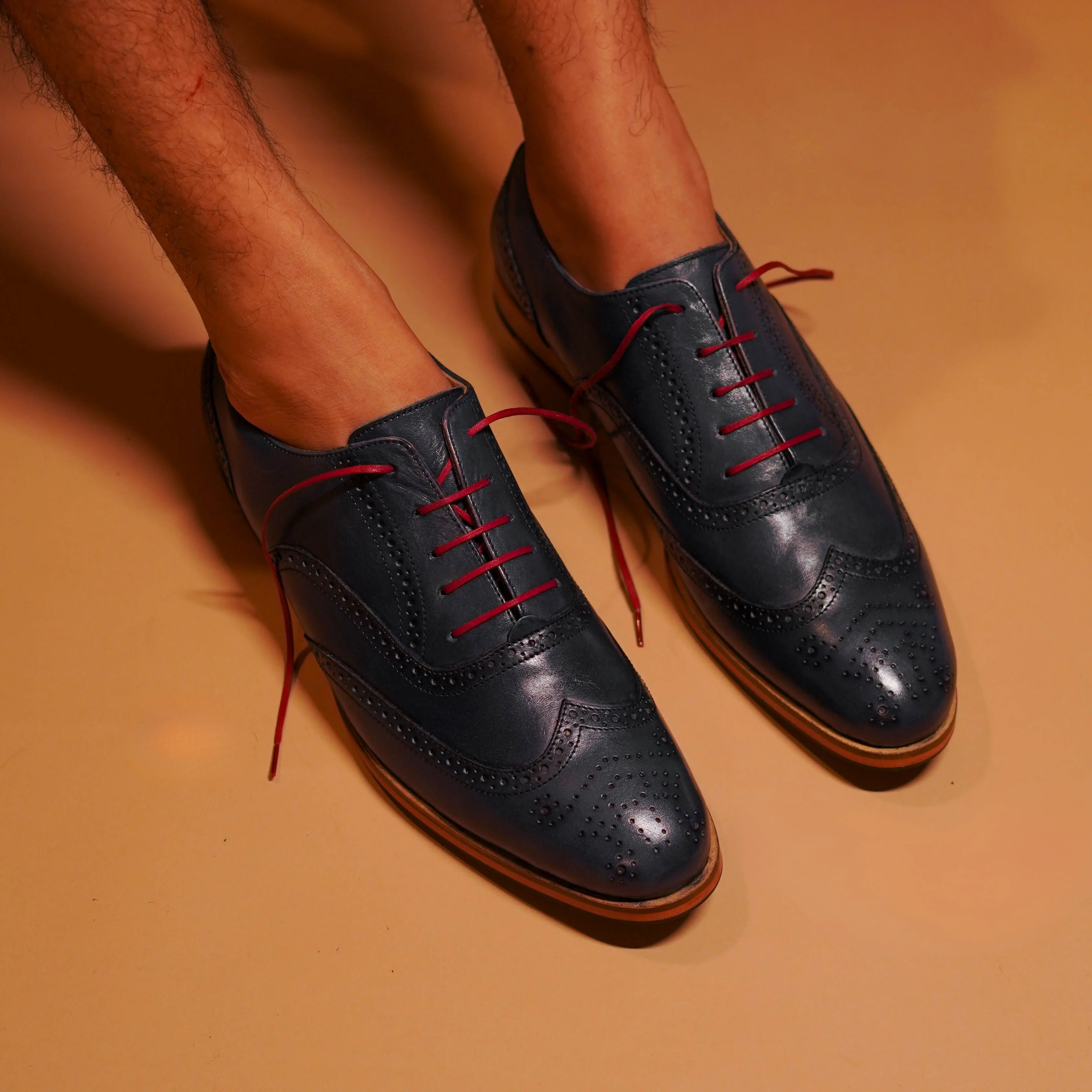 Azzurro Rosso | Blue leather oxford brogue with red laces - Image 4