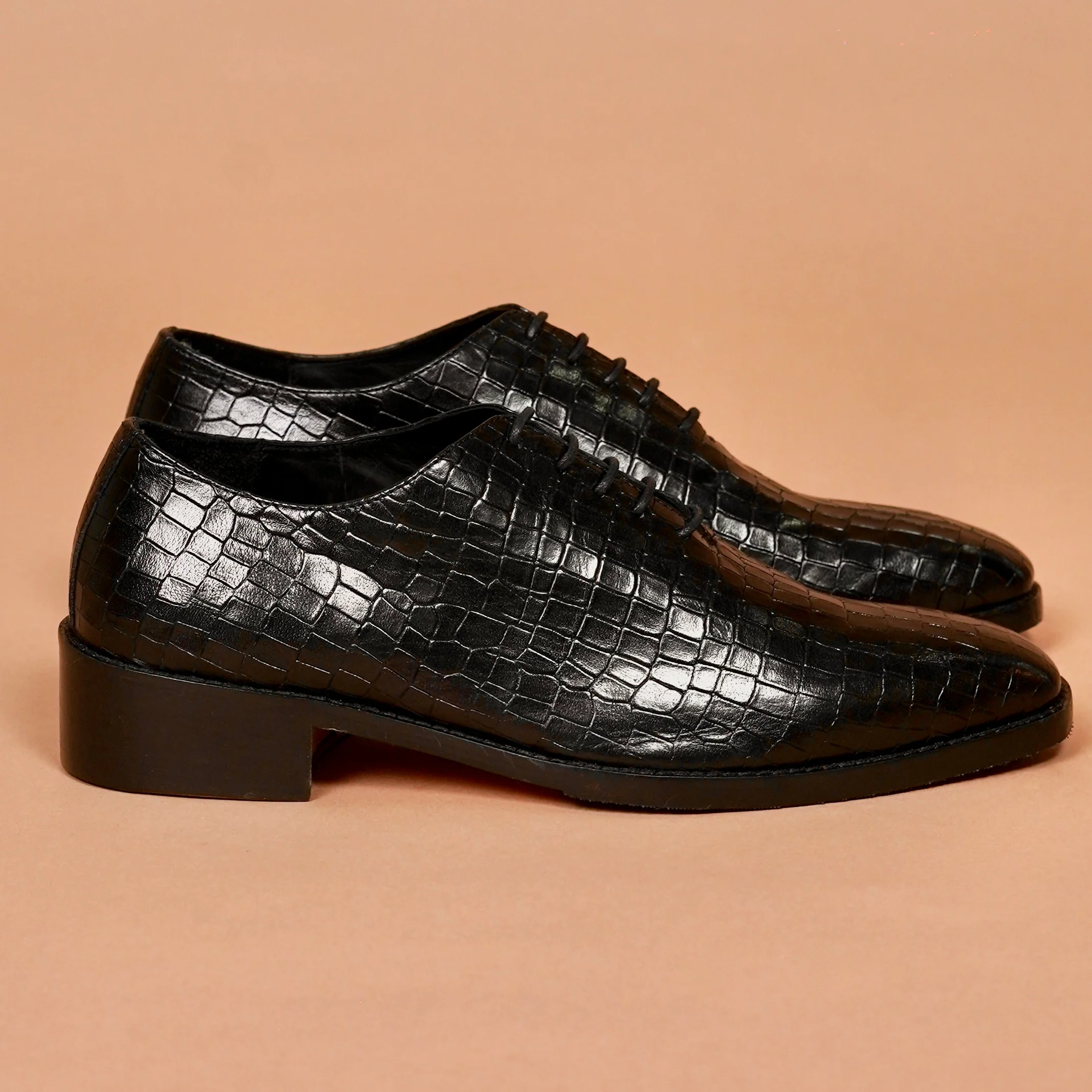 Caro Croco – Black Croc-Embossed Leather Oxford - Image 3