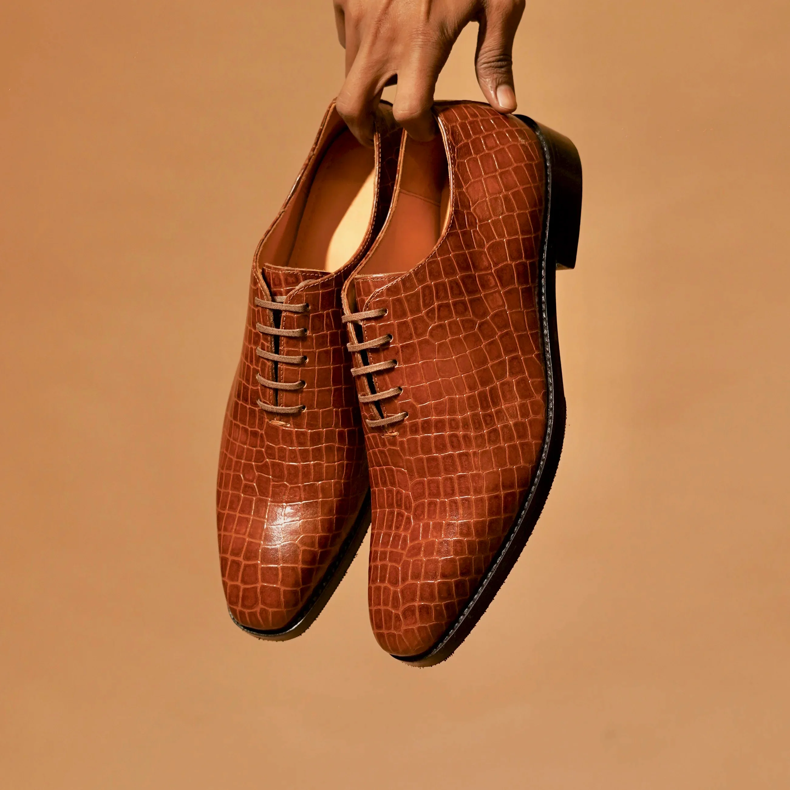 Caro Croco Umber – Brown Crocodile-Embossed Leather Oxford Shoes - Image 4