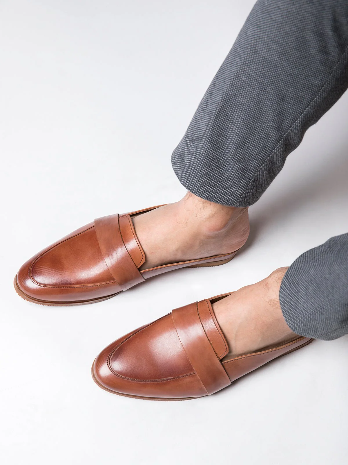 Hoffler Marrone | Sleek brown leather mules - Image 8