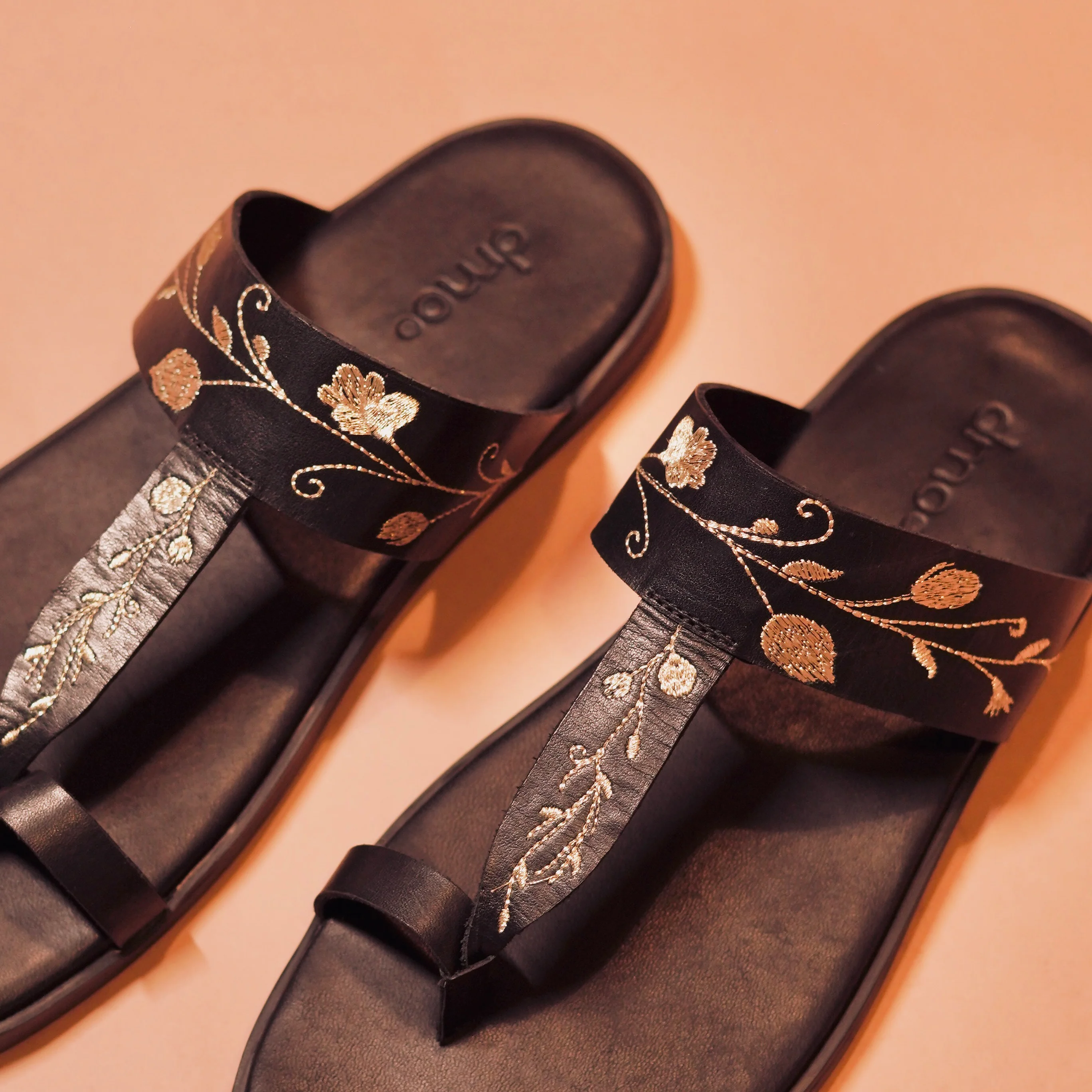 Pelle Nero Ricamo | Embroidered black full-grain leather chappals - Image 3