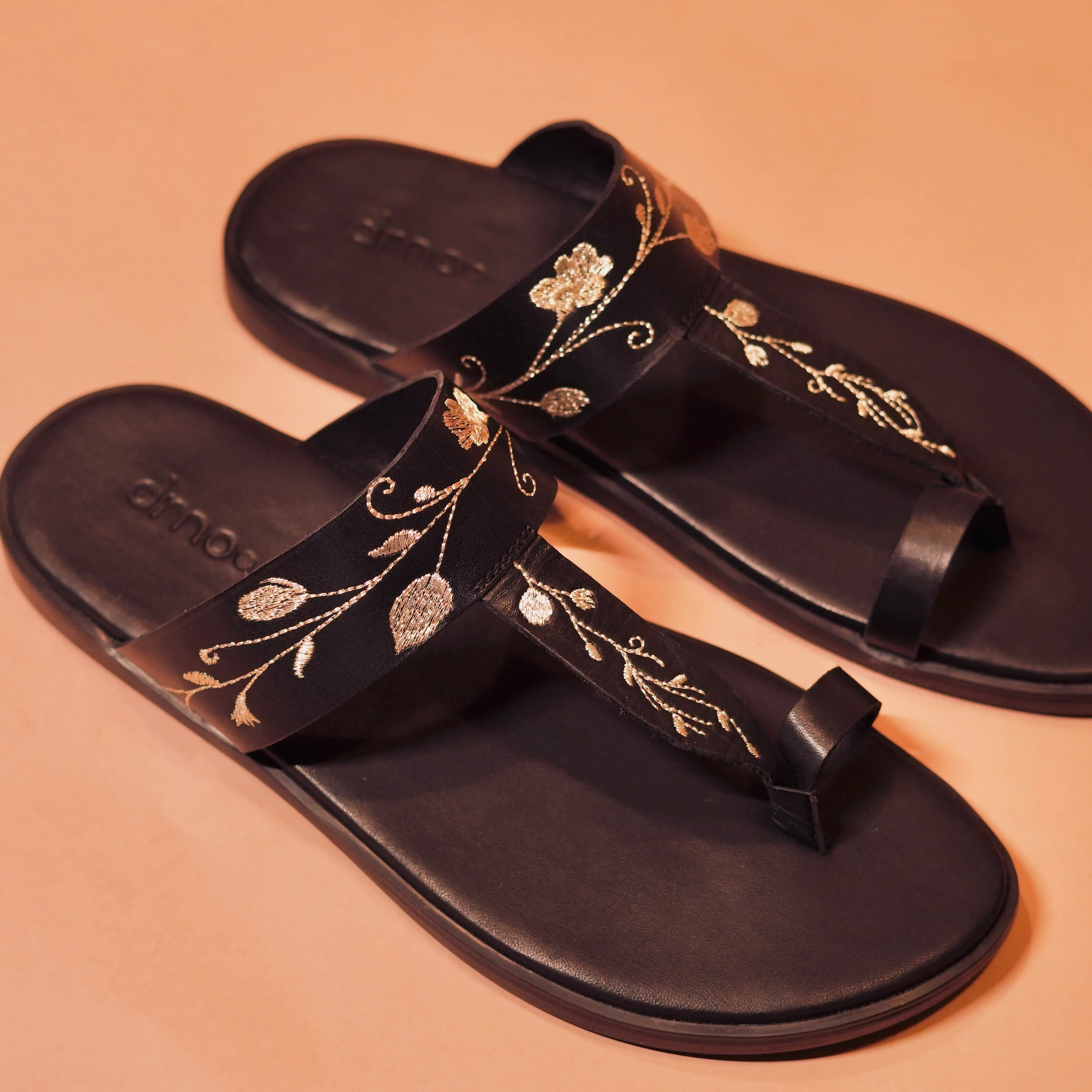 Pelle Nero Ricamo | Embroidered black full-grain leather chappals - Image 4