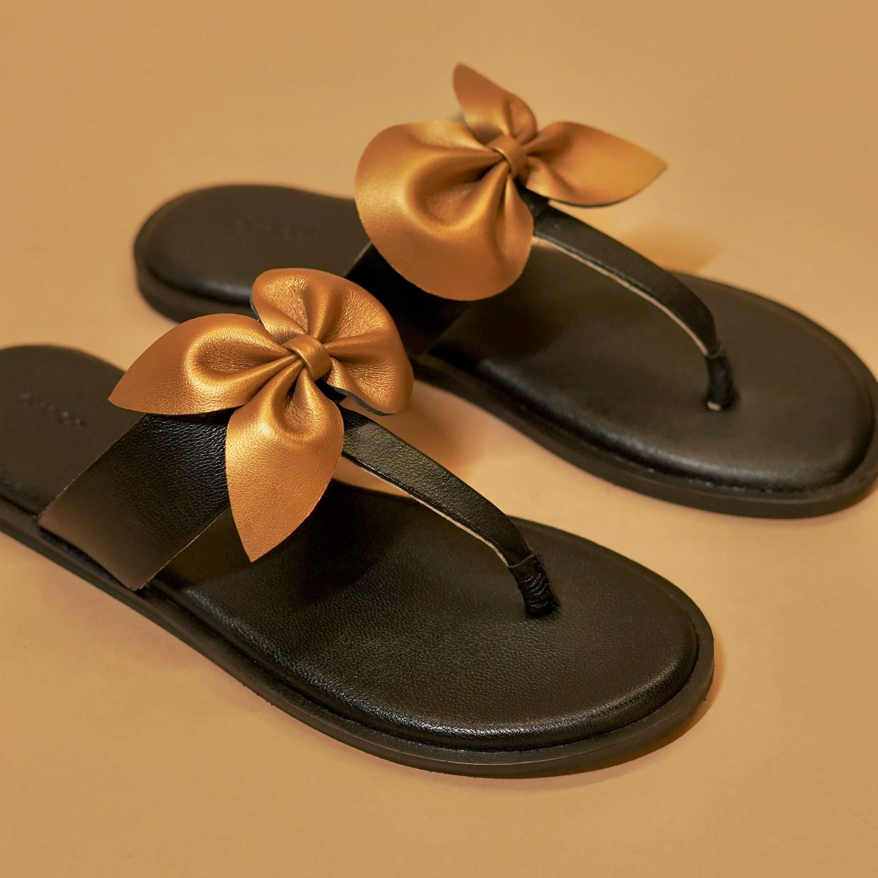 Pelle Bella Nodo –Women’s Black Leather Chappal with Copper Bow - Image 4