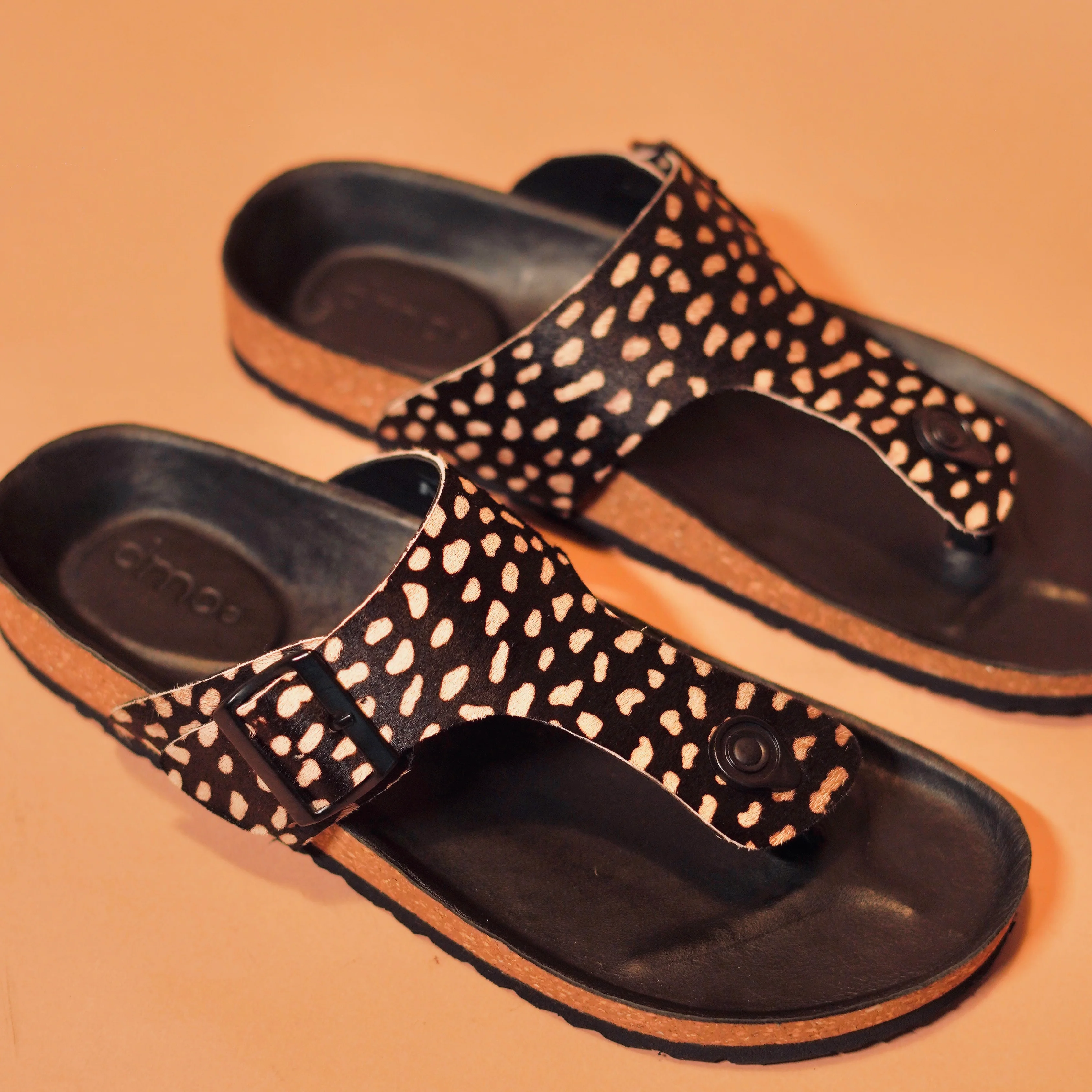 Pelle Corko Leopardo | Black leopard print cork chappals - Image 3