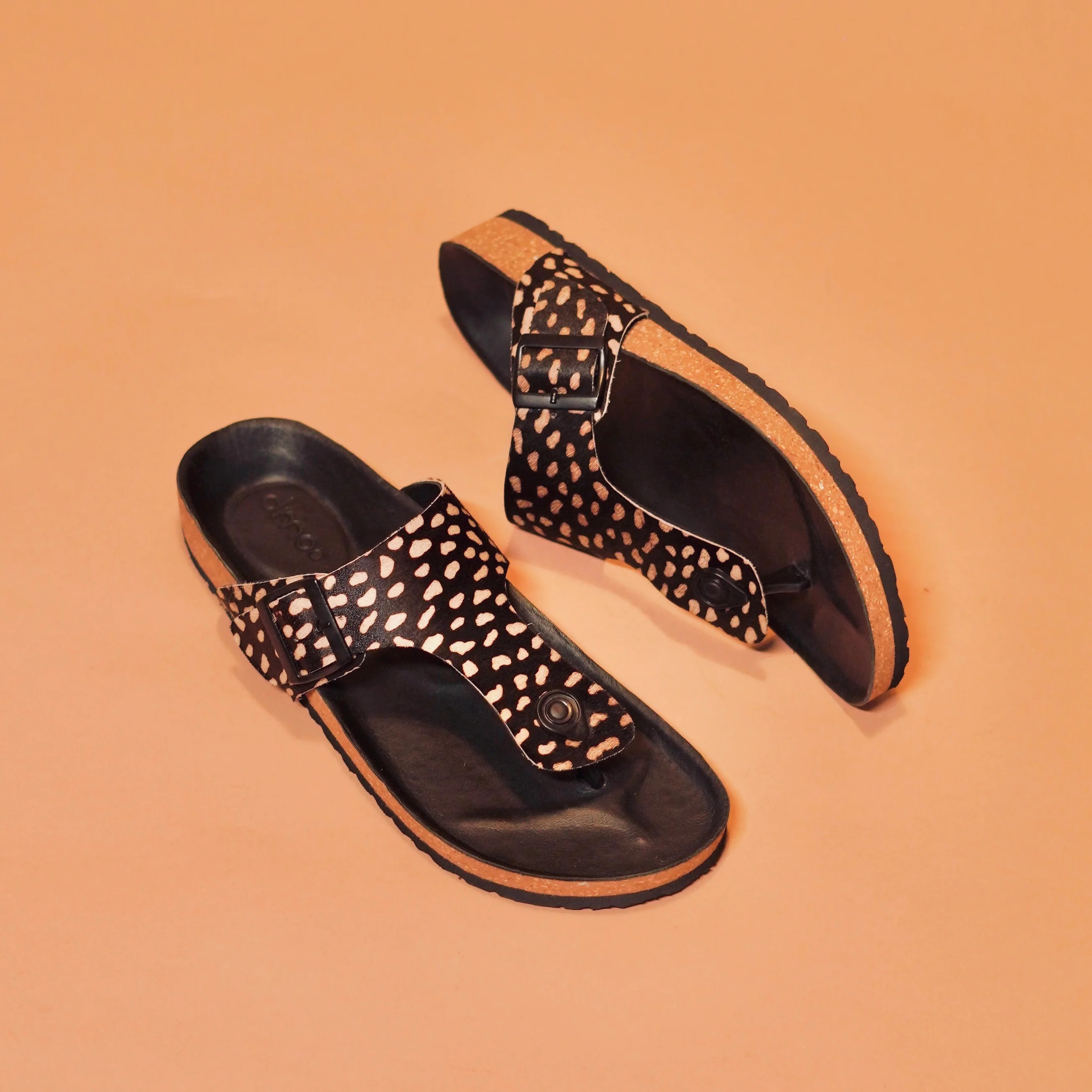 Pelle Corko Leopardo | Black leopard print cork chappals - Image 4