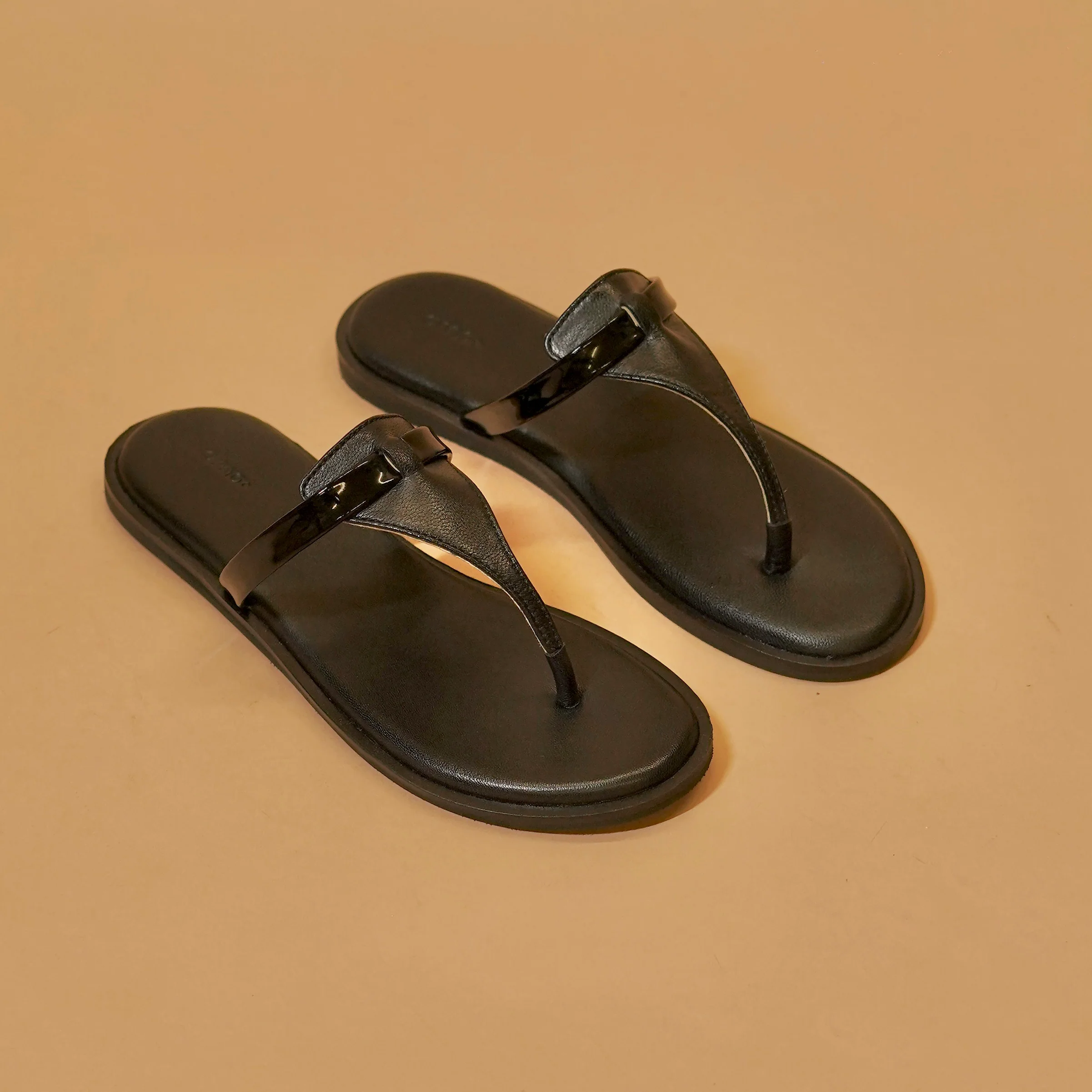 Pelle Linea Nero – Women’s Black Leather Chappal - Image 4