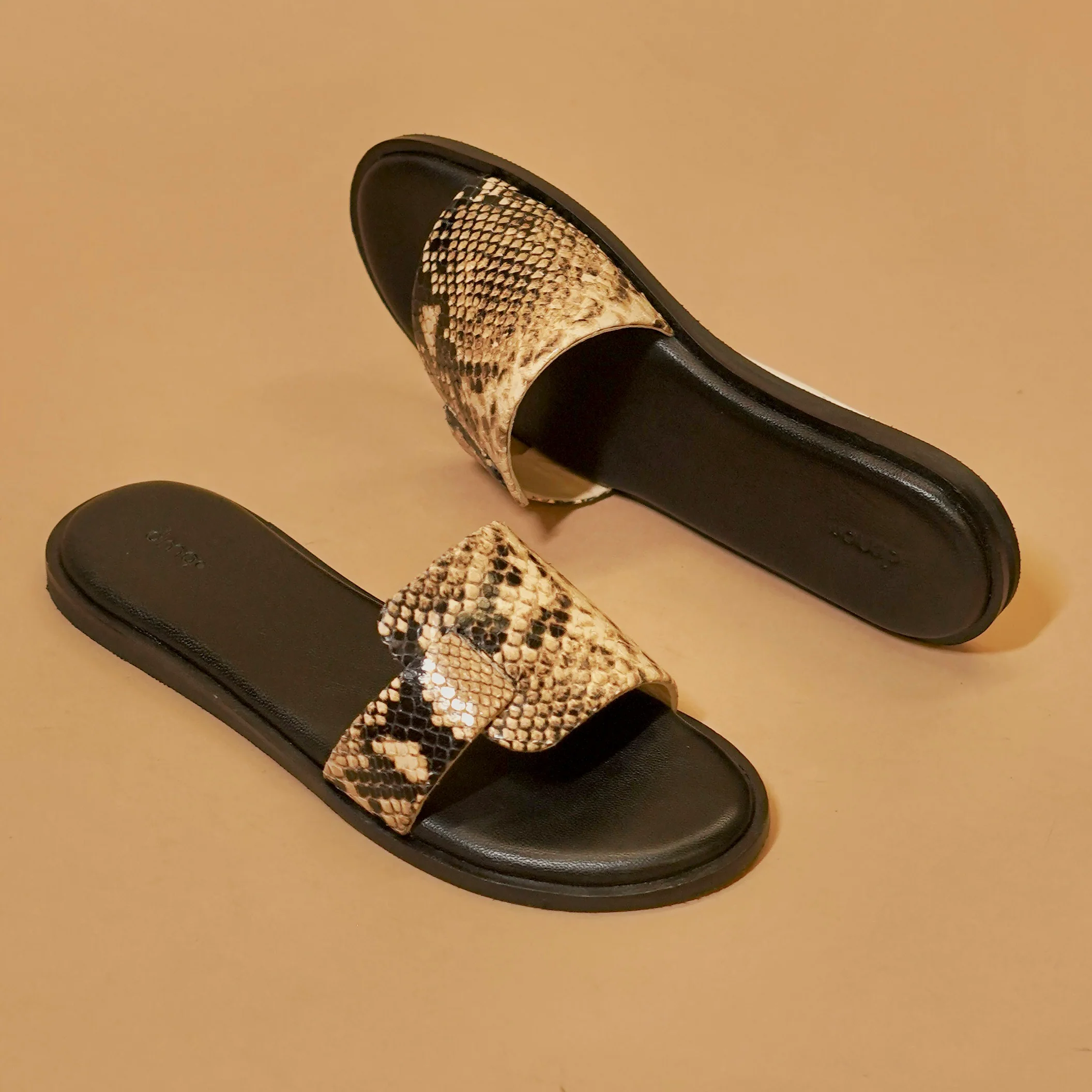 Pelle Pinone – Women’s Snake Print Leather Slider - Image 3