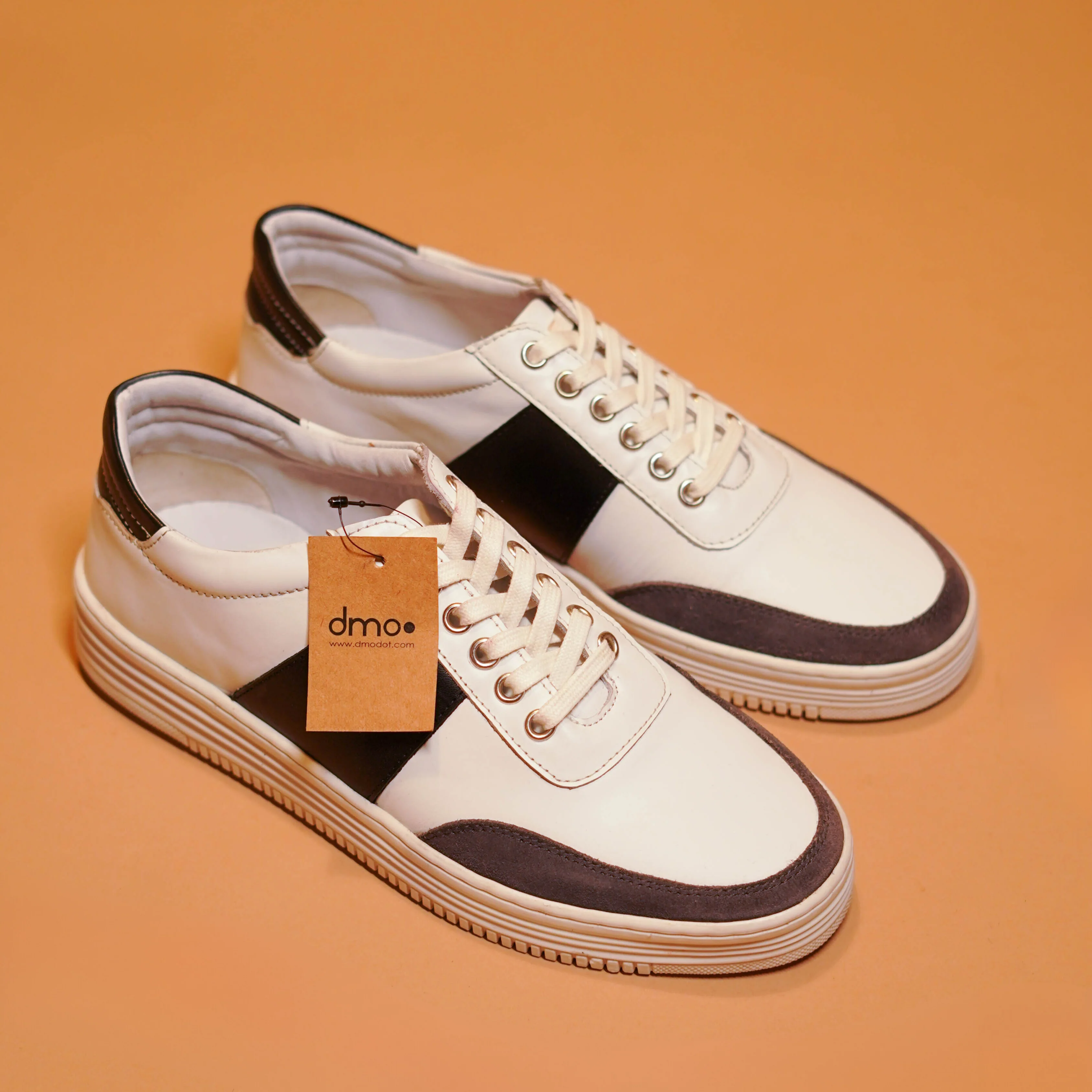 Tranquillo | Black and white light weight suede and leather sneaker - Image 3