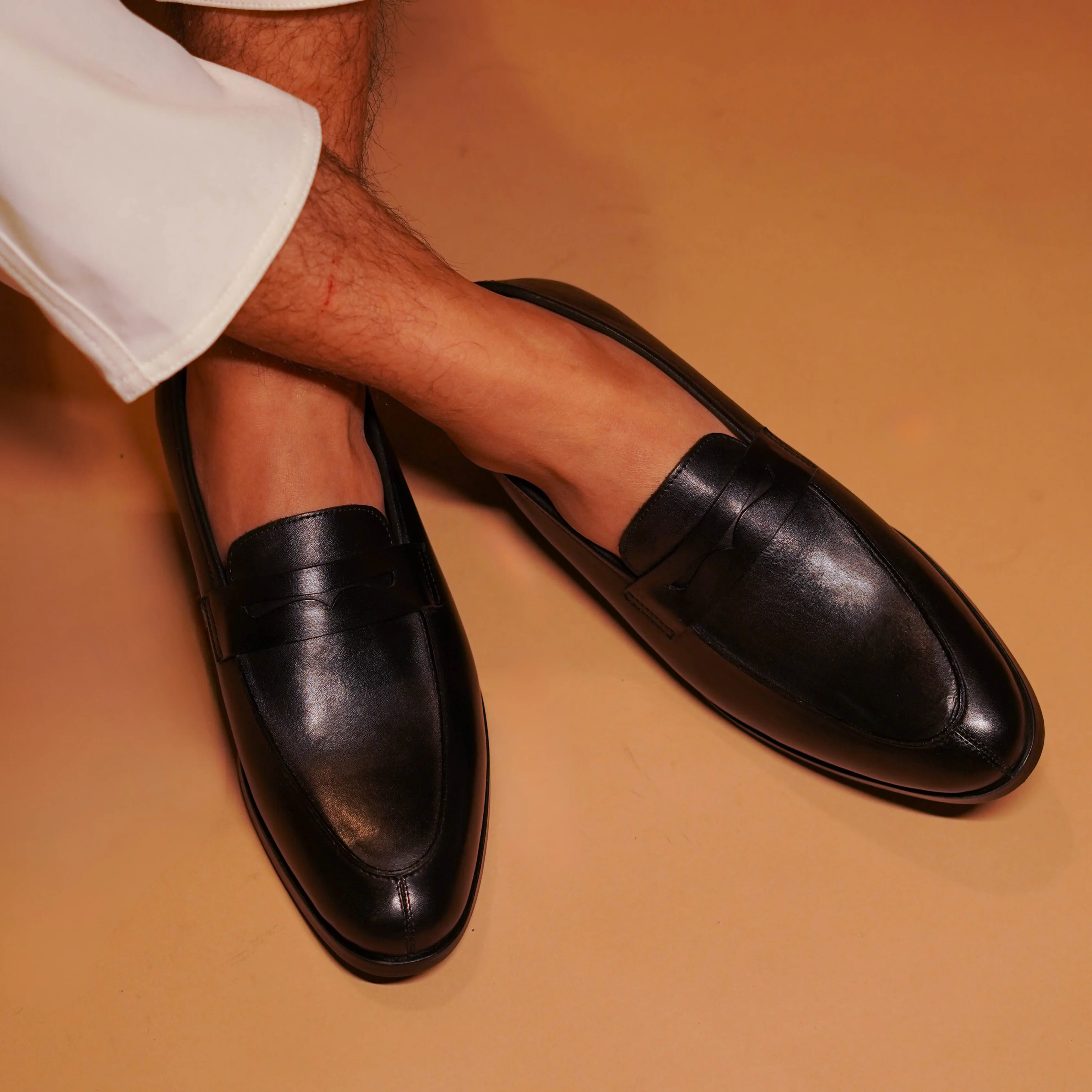 Noir | Classic black leather penny loafers - Image 3