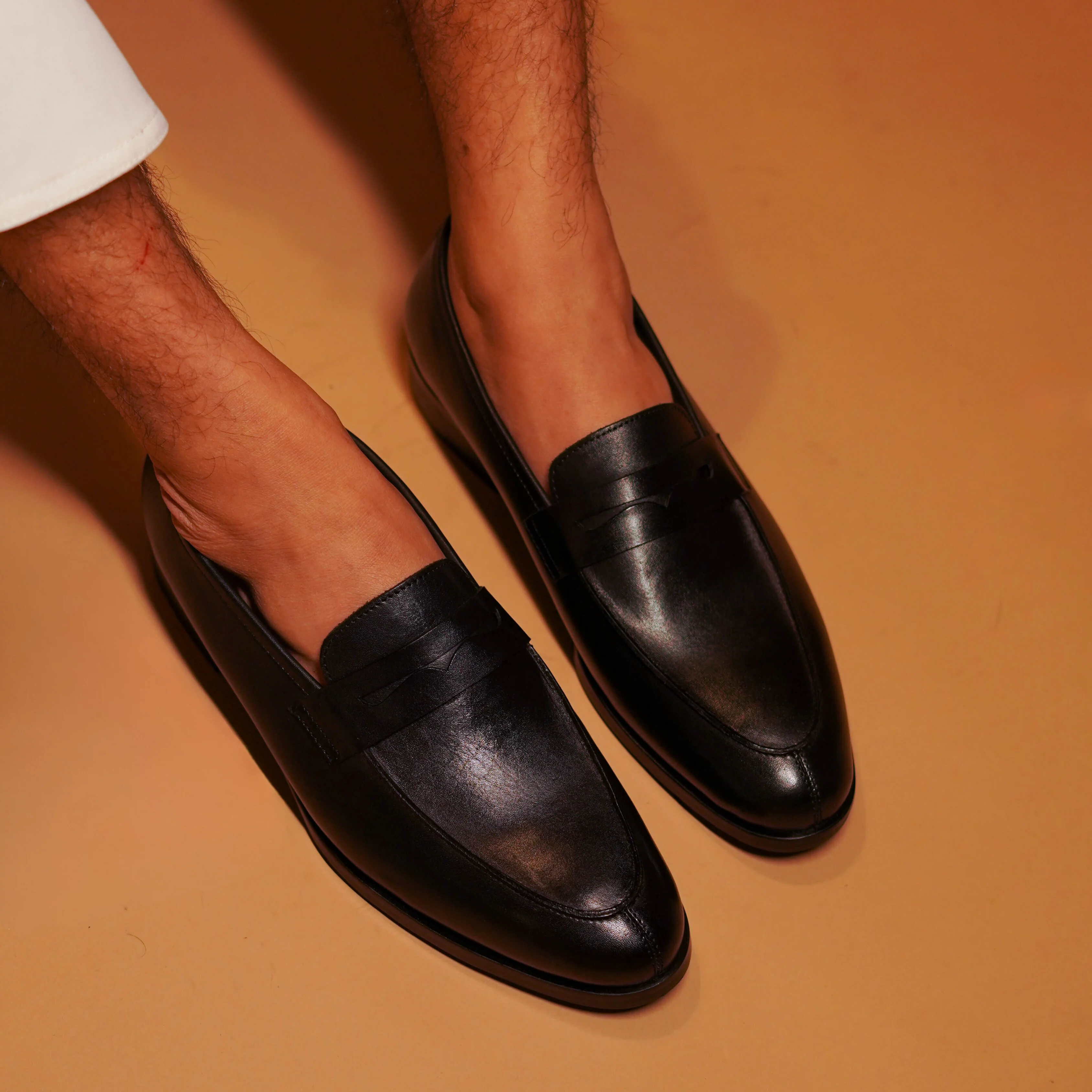 Noir | Classic black leather penny loafers - Image 4